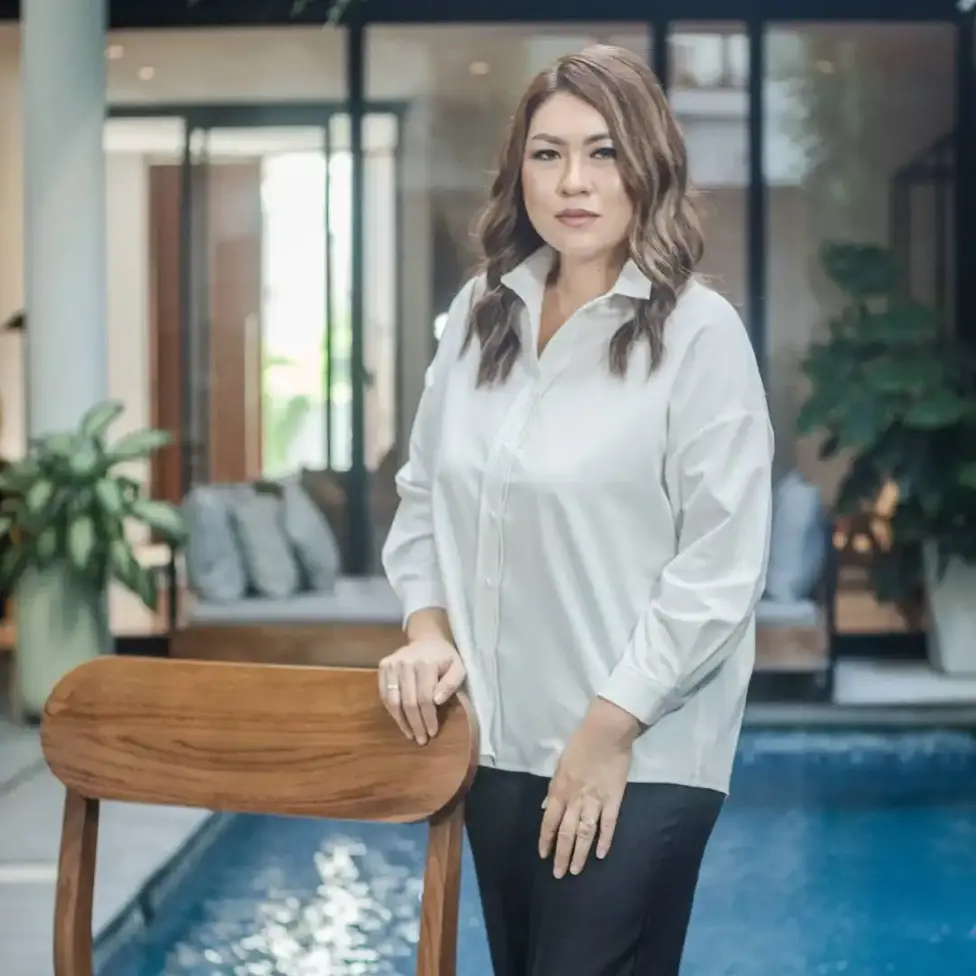 CAROLINE SANDRIANY, B.Ec & Soc. Sci